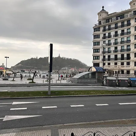 On La Concha - Iru *