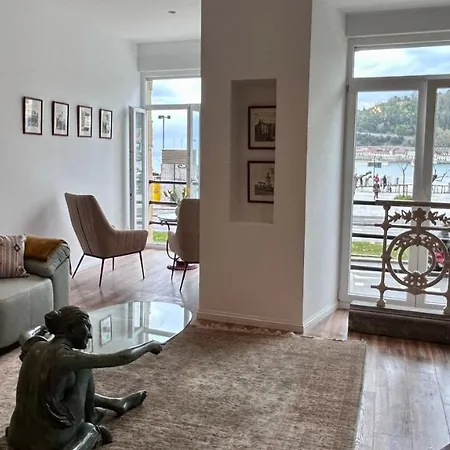 On La Concha - Iru * San Sebastián