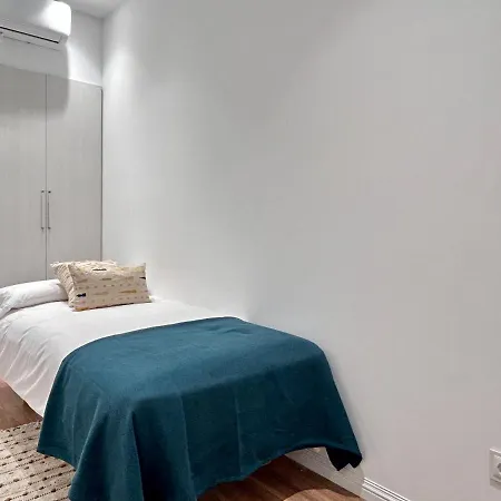 On La Concha - Iru San Sebastián